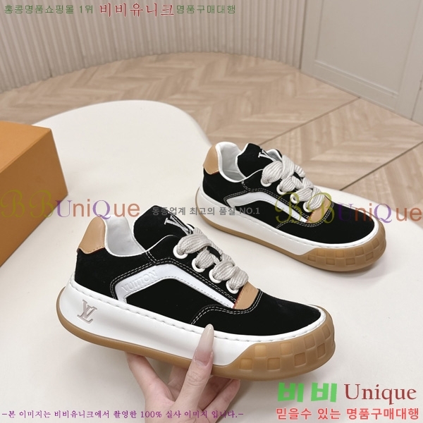 �������� ���̺��� Tilted Sneaker ����Ŀ�� LV402282-8
