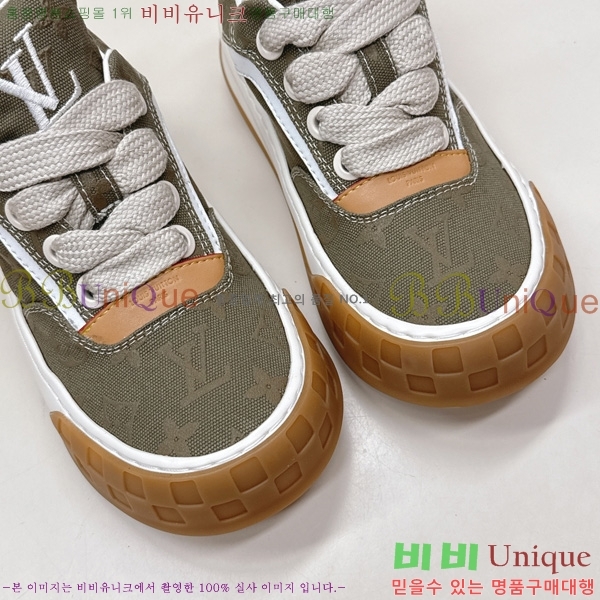 �������� ���̺��� Tilted Sneaker ����Ŀ�� LV402282-7