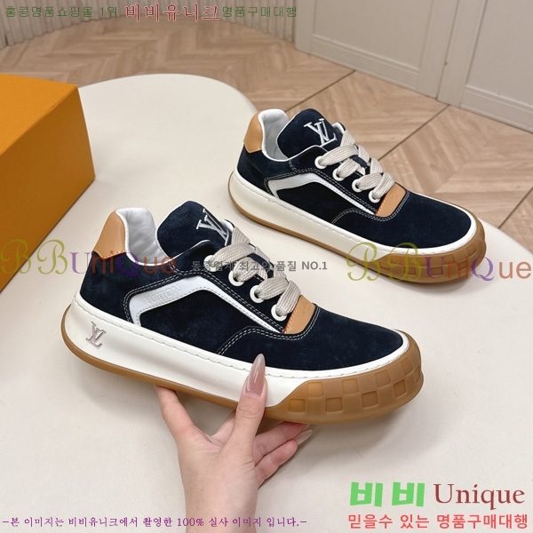 �������� ���̺��� Tilted Sneaker ����Ŀ�� LV402282-5
