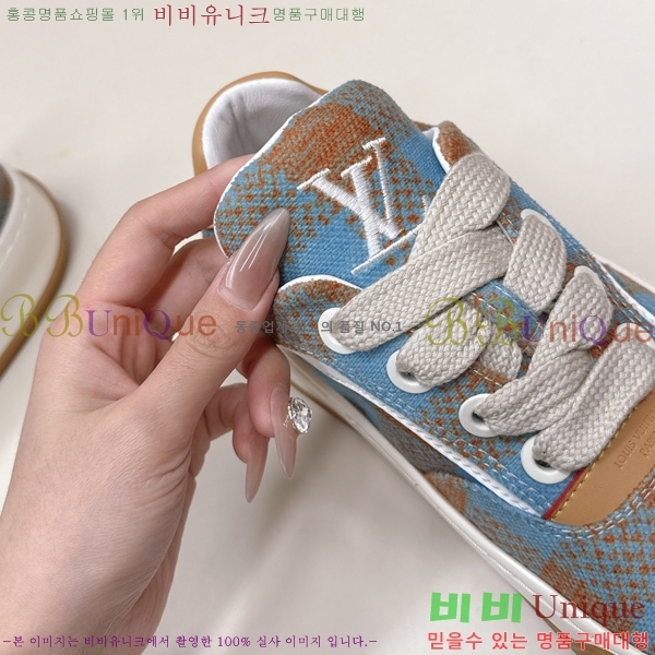 �������� ���̺��� Tilted Sneaker ����Ŀ�� LV402282-16