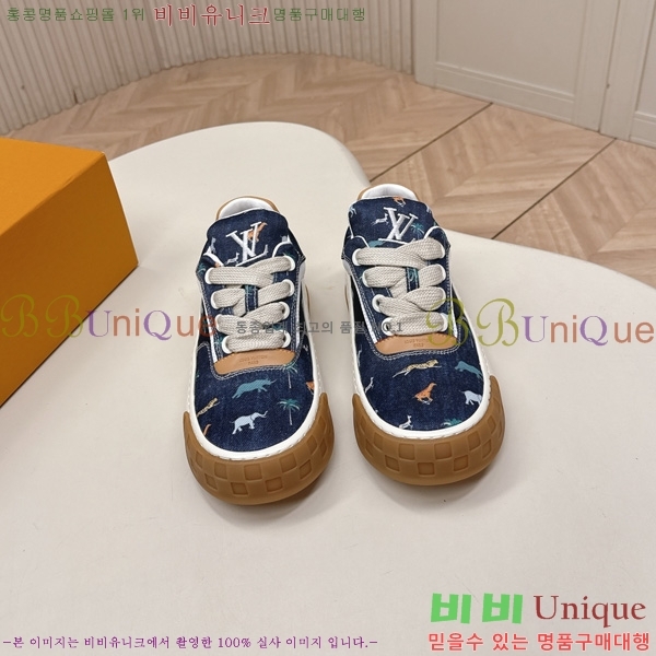 �������� ���̺��� Tilted Sneaker ����Ŀ�� LV402282
