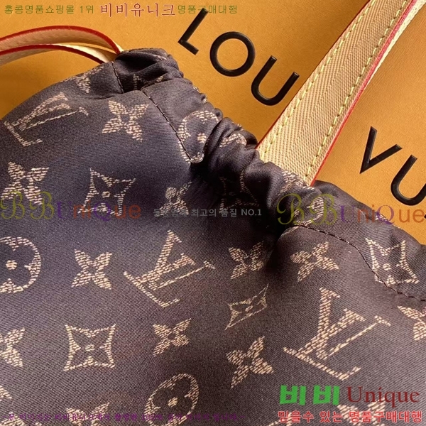 #����*�� Dust Bag Tote ���� M2A558-101